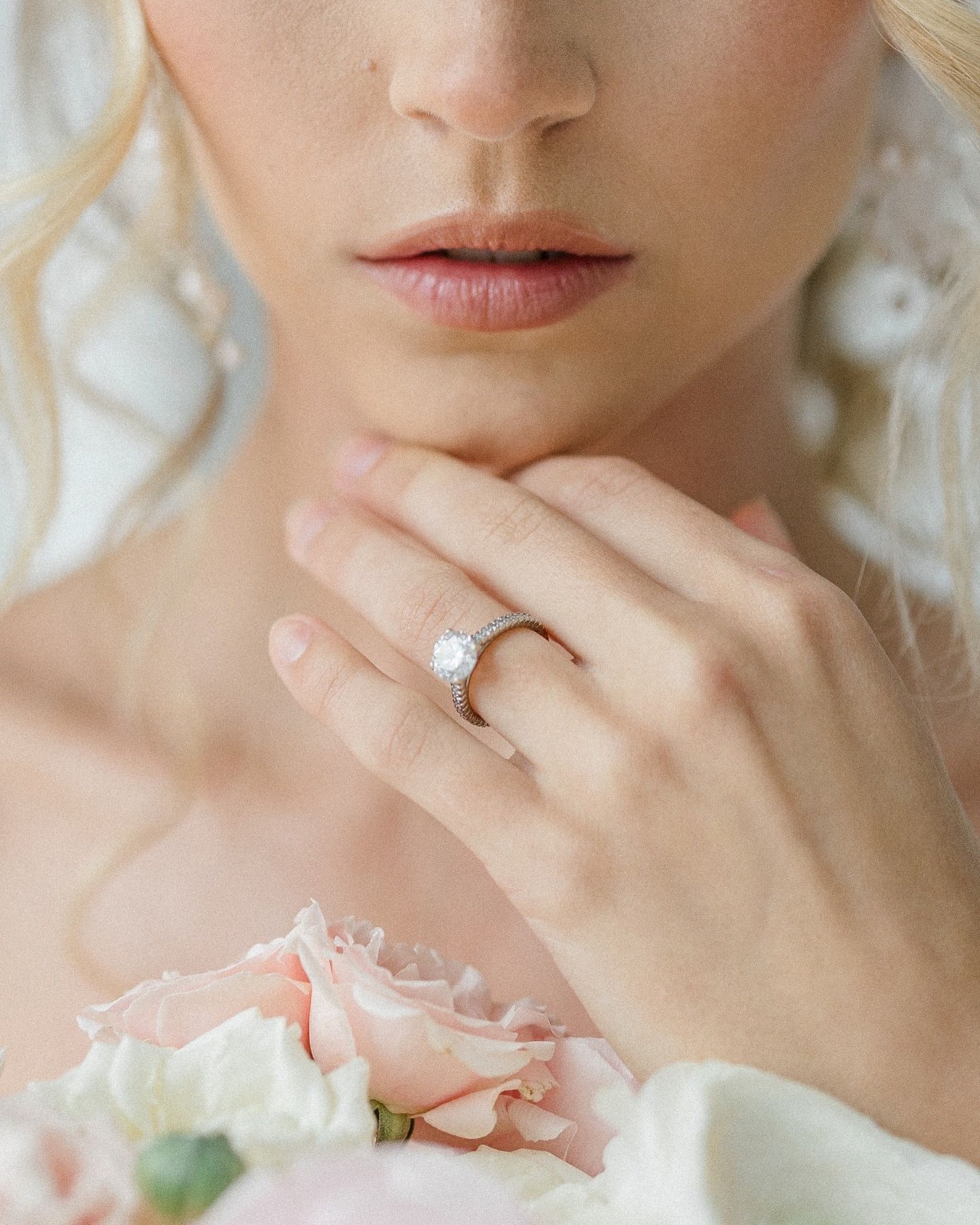 Classic Six solitaire ring